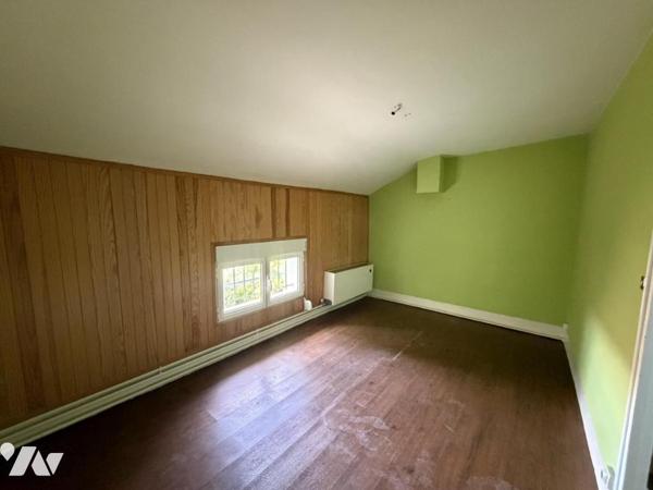 A DONZERE, MAISON BOURGEOISE A RENOVER 