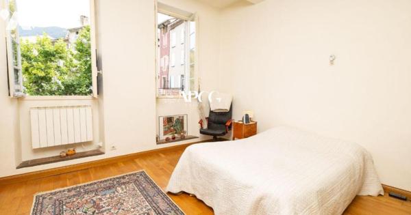 INVESTISSEMENT LOCATIF - APPARTEMENT CENTRE VILLE -  NYONS