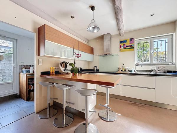 Maison de caractère 195 m² avec jardin, studio et garage