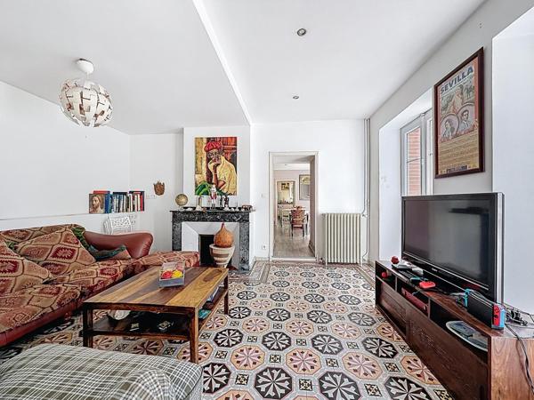 Maison de caractère 195 m² avec jardin, studio et garage