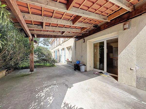 Maison de caractère 195 m² avec jardin, studio et garage