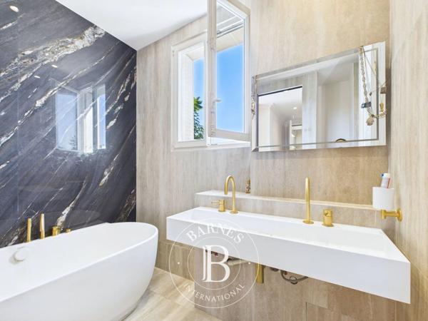 Neuilly-sur-Seine, Appartement 5 Chambres -  242 m² à vendre