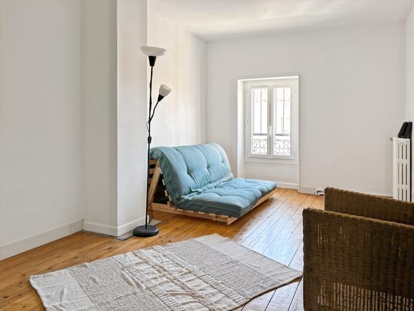 Châteaurenard (13160) Maison de ville bourgeoise rénovée 5 chambres avec terrasses et bassin