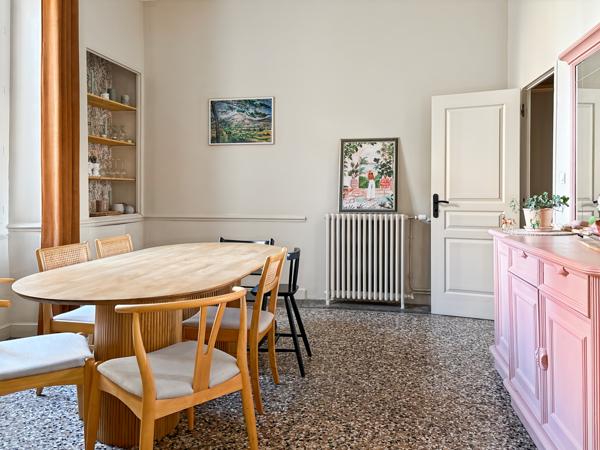 Châteaurenard (13160) Maison de ville bourgeoise rénovée 5 chambres avec terrasses et bassin