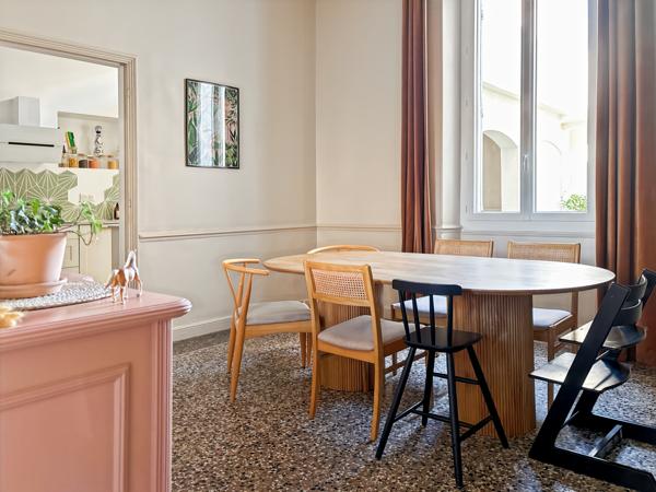 Châteaurenard (13160) Maison de ville bourgeoise rénovée 5 chambres avec terrasses et bassin