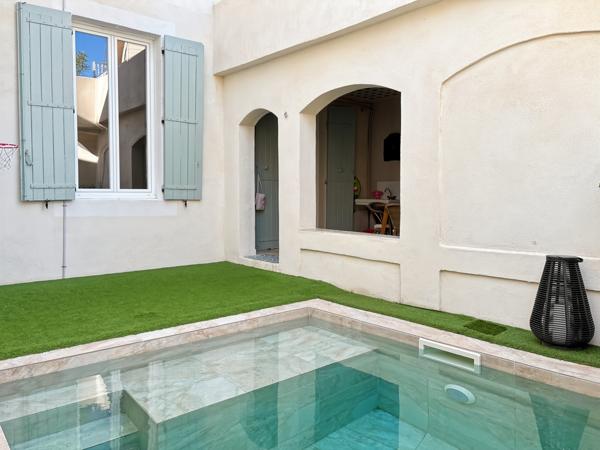 Châteaurenard (13160) Maison de ville bourgeoise rénovée 5 chambres avec terrasses et bassin