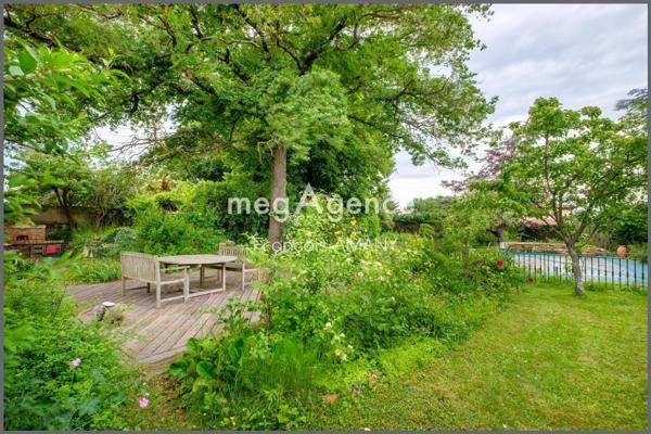 Maison à DOMMARTIN, 69380 - 8 pièces 250m²