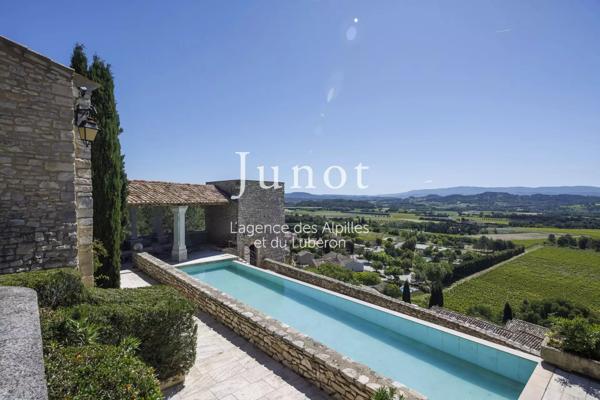 Joucas  - PROPRIÉTÉ HISTORIQUE XIIe - Centre village - 650m² habitables - Vues exceptionnelles - Piscine