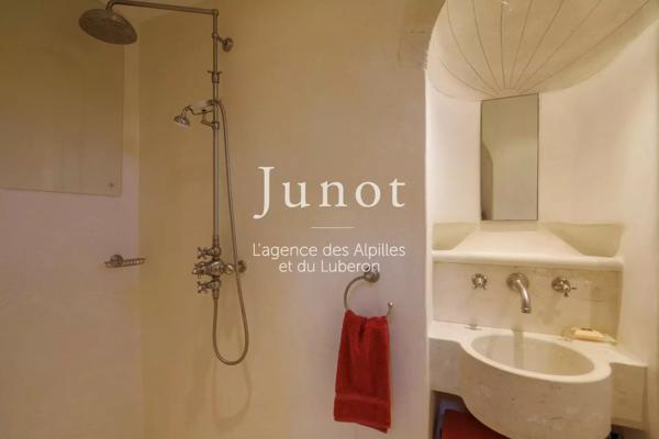 Joucas  - PROPRIÉTÉ HISTORIQUE XIIe - Centre village - 650m² habitables - Vues exceptionnelles - Piscine