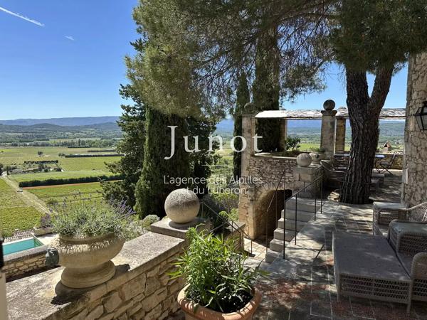 Joucas  - PROPRIÉTÉ HISTORIQUE XIIe - Centre village - 650m² habitables - Vues exceptionnelles - Piscine