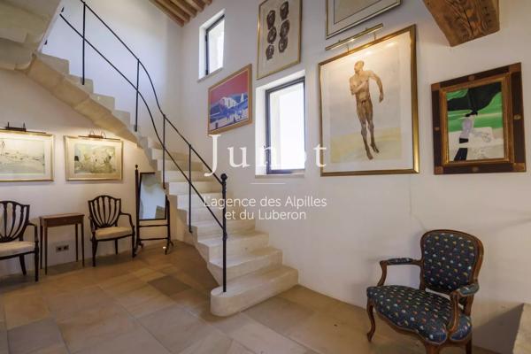 Joucas  - PROPRIÉTÉ HISTORIQUE XIIe - Centre village - 650m² habitables - Vues exceptionnelles - Piscine
