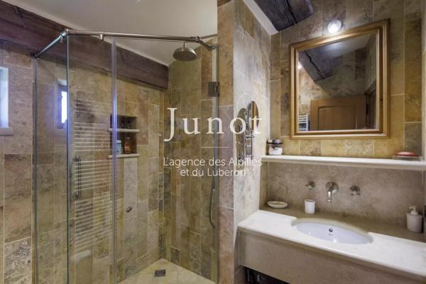 Joucas  - PROPRIÉTÉ HISTORIQUE XIIe - Centre village - 650m² habitables - Vues exceptionnelles - Piscine