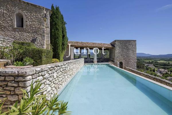 Joucas  - PROPRIÉTÉ HISTORIQUE XIIe - Centre village - 650m² habitables - Vues exceptionnelles - Piscine