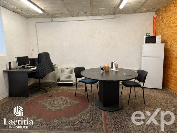 À vendre – Entrepôt artisanal et de stockage en zone agricole