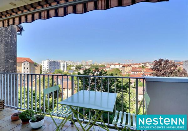 Appartement 3 pièces à vendre à Villeurbanne - Secteur recherché de Fays - vue dégagée.