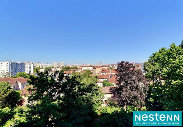 Appartement 3 pièces à vendre à Villeurbanne - Secteur recherché de Fays - vue dégagée.