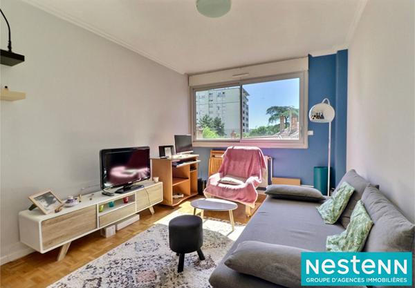 Appartement 3 pièces à vendre à Villeurbanne - Secteur recherché de Fays - vue dégagée.