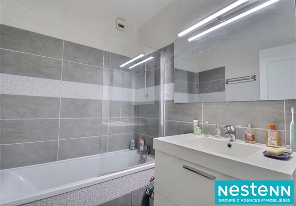 Appartement 3 pièces à vendre à Villeurbanne - Secteur recherché de Fays - vue dégagée.