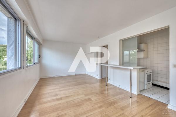 Appartement Rueil Malmaison 1 pièce(s) 29.31 m2 €220 000 ** - Référence 19314