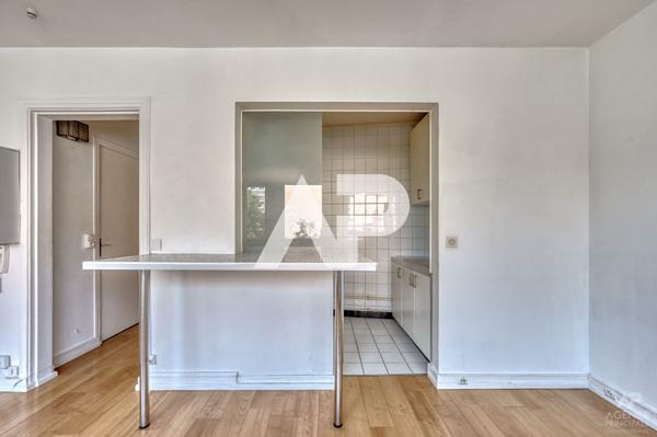 Appartement Rueil Malmaison 1 pièce(s) 29.31 m2 €220 000 ** - Référence 19314