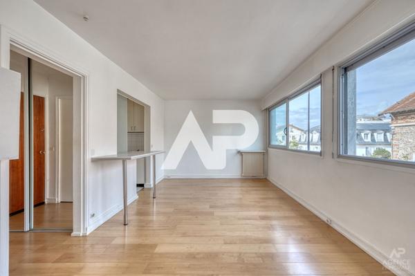 Appartement Rueil Malmaison 1 pièce(s) 29.31 m2 €220 000 ** - Référence 19314