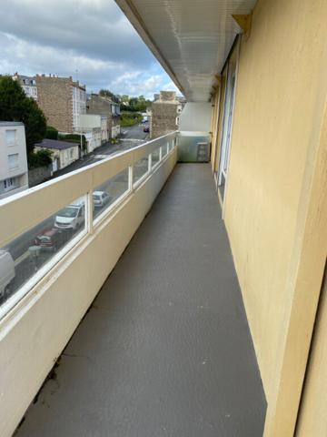 LOCATION A L"ANNEE - T3 Vue mer depuis le balcon