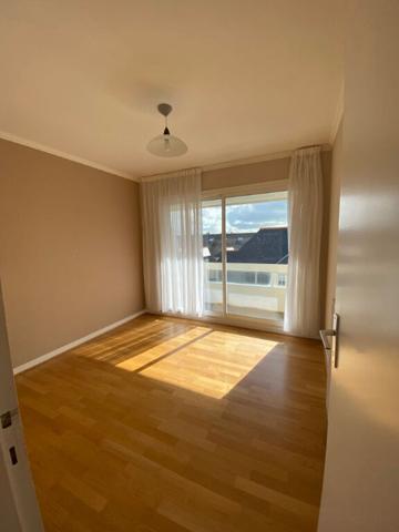 LOCATION A L"ANNEE - T3 Vue mer depuis le balcon