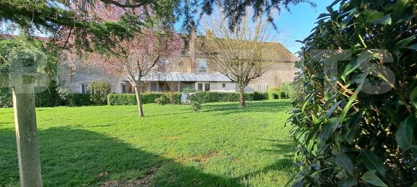 DEMEURE DE CARACTERE A SAINT PATERNE -LE CHEVAIN