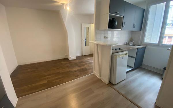 Appartement à vendre    1 pièce • 21,18 m2 Paris 10