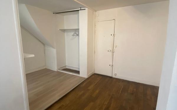 Appartement à vendre    1 pièce • 21,18 m2 Paris 10