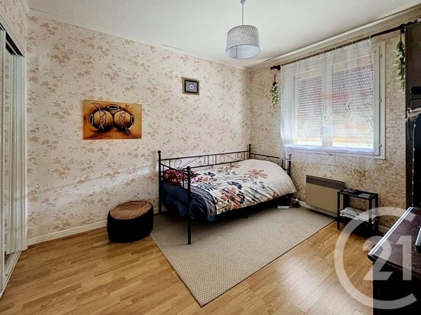 Maison à vendre  4 pièces - 82,60 m 2   MOZAC  - 63