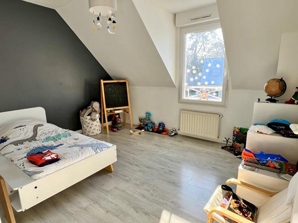 A VENDRE à TRELAZE Maison 145 m² avec 5 chambres, garage et jardin !