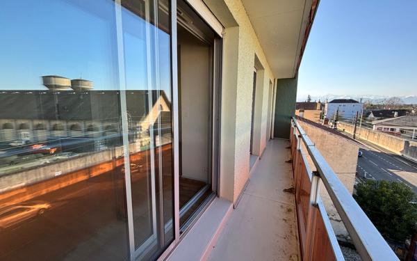 Appartement à vendre    3 pièces •  Tarbes