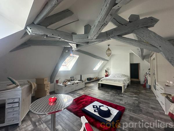 Vente
                Immeuble167 m² - ST AMAND MONTROND (18200)