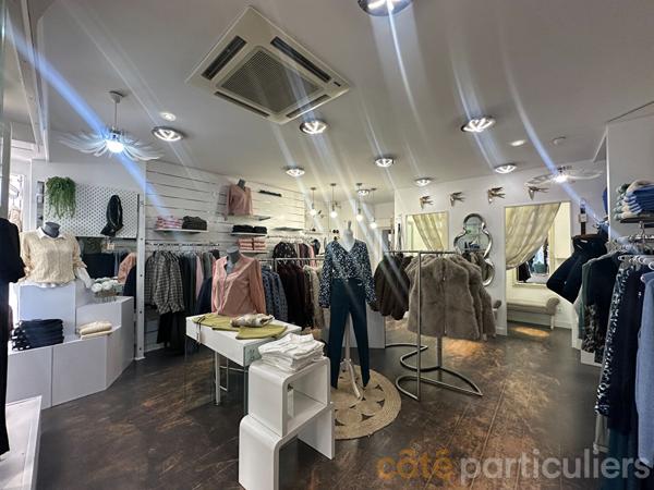 Vente
                Immeuble167 m² - ST AMAND MONTROND (18200)