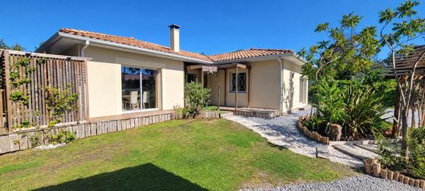 Maison Mios 11 pièce(s) 220 m2