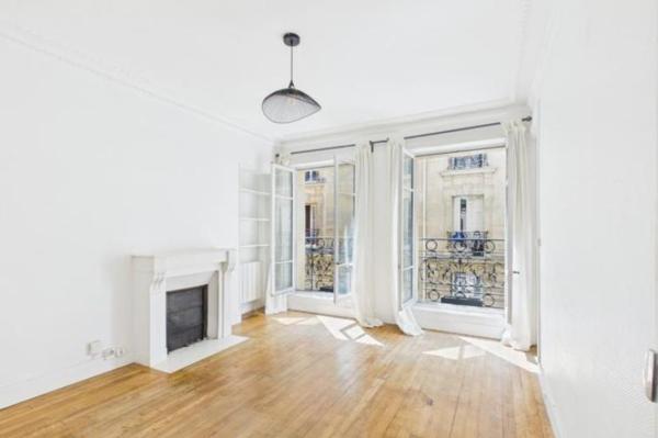 Vente - Appartement 2 pièces 35 m 2 Paris (75018)
