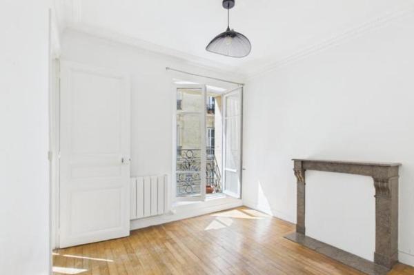 Vente - Appartement 2 pièces 35 m 2 Paris (75018)