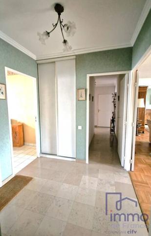 T5 COURS FAURIEL AVEC GRAND GARAGE