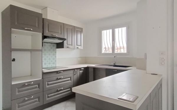 Appartement à vendre    4 pièces • 90 m2 Six-Fours-les-Plages