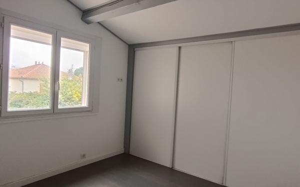 Appartement à vendre    4 pièces • 90 m2 Six-Fours-les-Plages