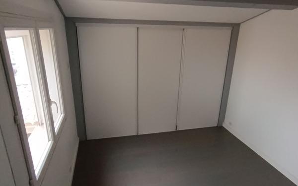 Appartement à vendre    4 pièces • 90 m2 Six-Fours-les-Plages