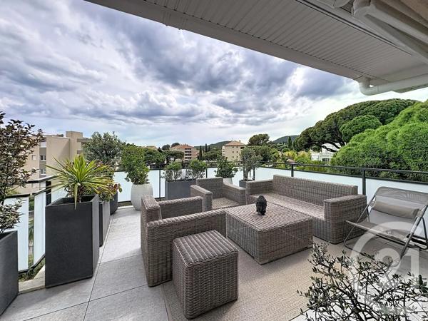 Appartement T4 à vendre  4 pièces - 88,47 m 2   CAVALAIRE SUR MER  - 83
