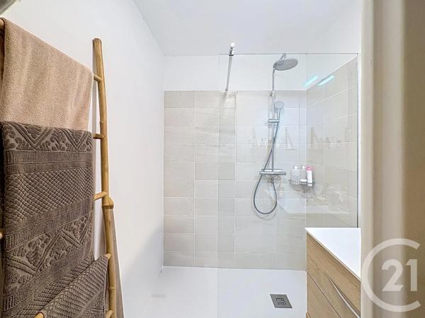 Appartement T4 à vendre  4 pièces - 88,47 m 2   CAVALAIRE SUR MER  - 83
