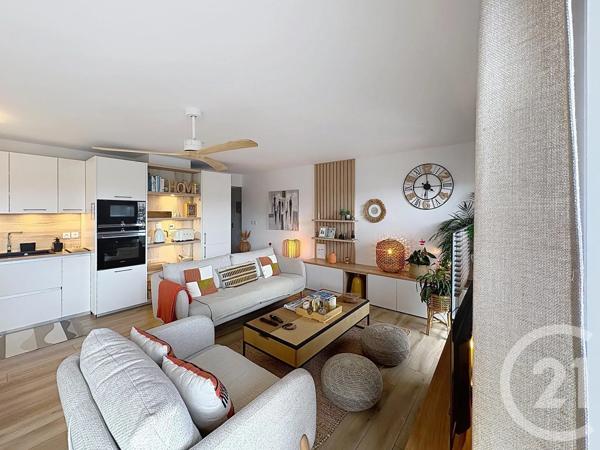 Appartement T4 à vendre  4 pièces - 88,47 m 2   CAVALAIRE SUR MER  - 83