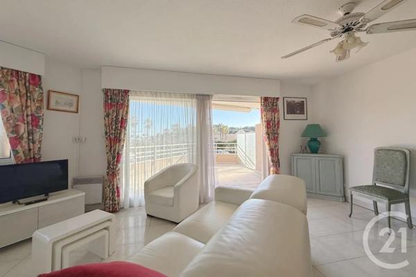 Appartement T4 à vendre  4 pièces - 88,47 m 2   CAVALAIRE SUR MER  - 83
