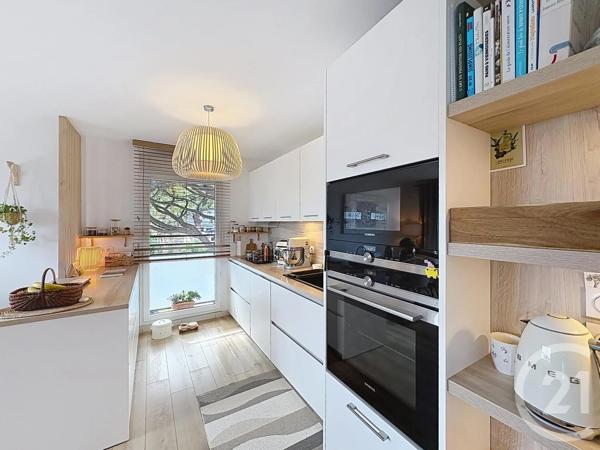 Appartement T4 à vendre  4 pièces - 88,47 m 2   CAVALAIRE SUR MER  - 83