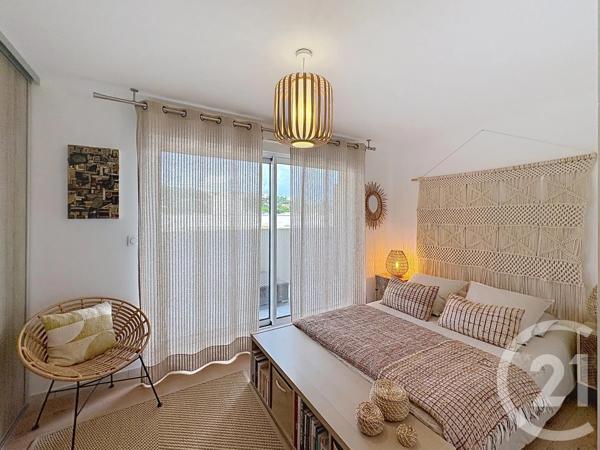 Appartement T4 à vendre  4 pièces - 88,47 m 2   CAVALAIRE SUR MER  - 83