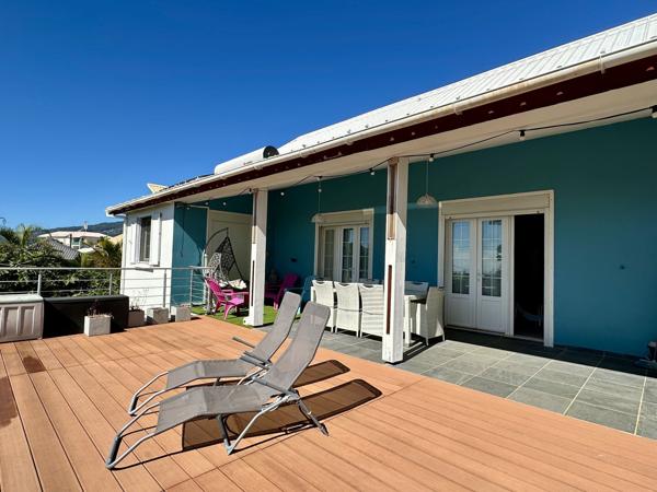 Villa F6 de 142 m2 avec piscine - Terrain 935 m2 - BDN Ste-Clotilde