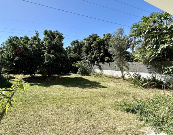 Villa F6 de 142 m2 avec piscine - Terrain 935 m2 - BDN Ste-Clotilde